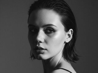 naked webcam girl photo JudithSterett