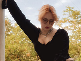 naked cam chatroom KaleighCollett