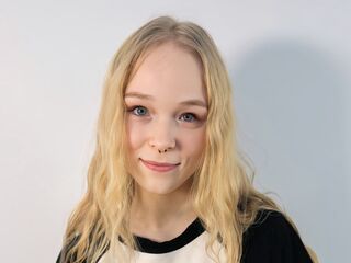 naked cam girl gallery KamiMellema