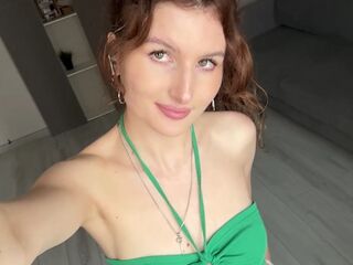 naked girl with cam fingering KarmenZeinert