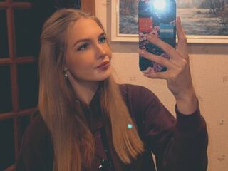 nude webcam girl KateyTouriny