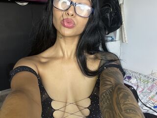 naked girl with webcam masturbating KatieReyes
