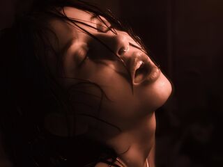 camwhore masturbating with dildo KellyBishop