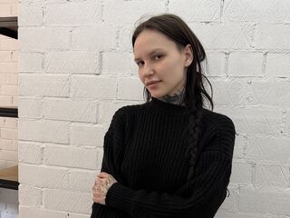 naughty cam girl fingering shaved pussy KeniaTucholski