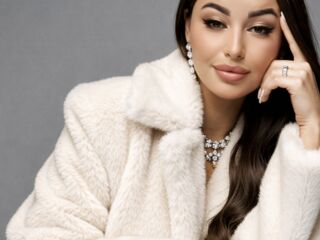 naughty KhandiLauren