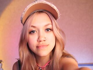 naked webcamgirl photo KiraSardewys