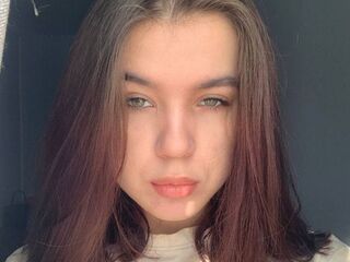 camwhore masturbating with dildo KirstenLauschus