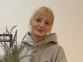 naughty camgirl masturbating KyungMikes