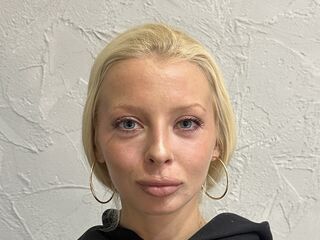 girl showing pussy LanaReals