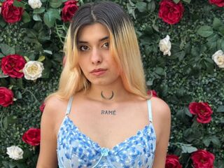 cam girl showing tits LannaHooter