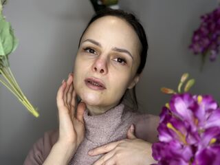 camgirl playing with dildo LavondaBovain