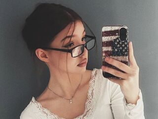 topless webcamgirl LavoneKnable