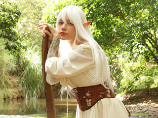 naughty camgirl fingering shaved pussy LeeZoldyck