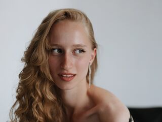 camgirl spreading pussy LeonSky