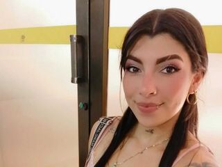 camslut spreading pussy LesslyKity