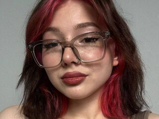fingering webcamgirl LessyGrayce