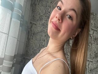 naughty cam girl masturbating with dildo LikaMoriss