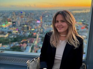 naked cam girl masturbating with dildo LilyBel