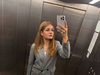 strip tease LizzieIacovino