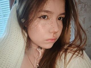 mastubating web cam girl LouannMuench