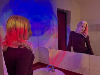 spy webcam LucilleWiste