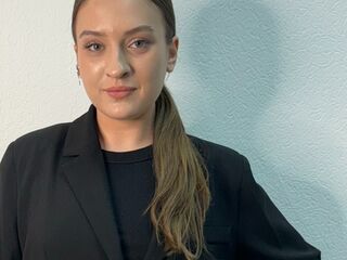 beautiful camgirl LyndaEstle