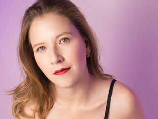 camgirl masturbating with vibrator LyraBloom