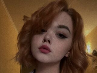 girl topless MelanyBandulin