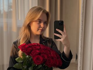 live webcam performer MelissaMyla