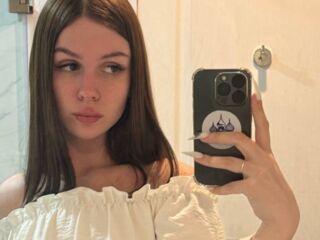 webcamgirl chat MiaRioti