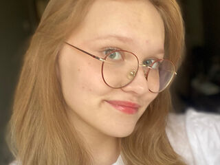 webcamgirl chat MicahCussins