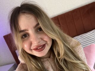 camgirl masturbating with sex toy MilaLa