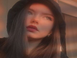 naked webcamgirl photo MilaLyra