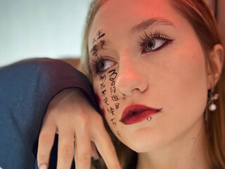 cam girl masturbating with vibrator MistyColacone