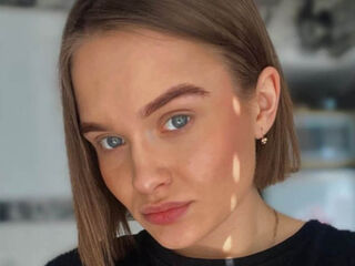 live sex cam picture MyriamQuinnan