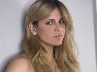 sexshow NayaMorel