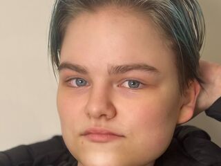 live striptease NilaPerine