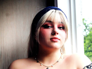 free webcam chatroom NinaBloomie