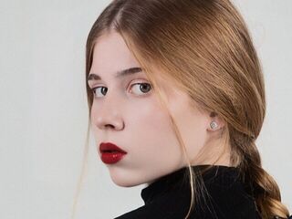 nude webcamgirl photo NormaCroston