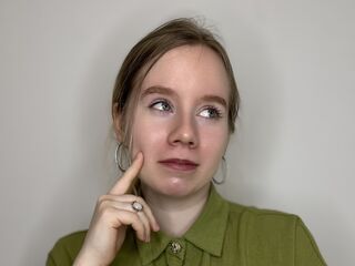 girl chatroom PiaBlumstein