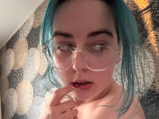naked girl with webcam masturbating with vibrator PixieJones
