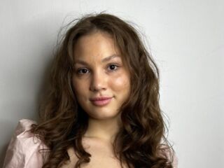 girl webcam show RegenaCrichlow