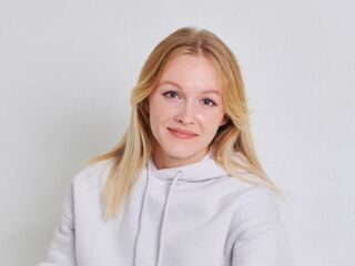 camgirl masturbating with dildo RhonaBrechtel