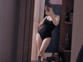 topless cam girl RinaAlmons