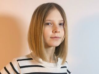 camwhore fingering shaved pussy RosanaGabbard