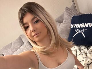 hot naked cam girl SarahAnnHome