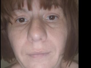 camslut fingering shaved pussy SarahEsme