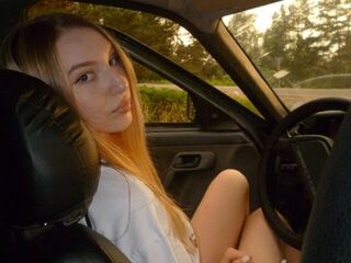 camgirl masturbating with vibrator SheenaBorer
