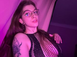 camwhore masturbating with vibrator SloaneKenz