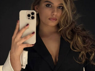 camgirl fingering bald pussy TaHillmer